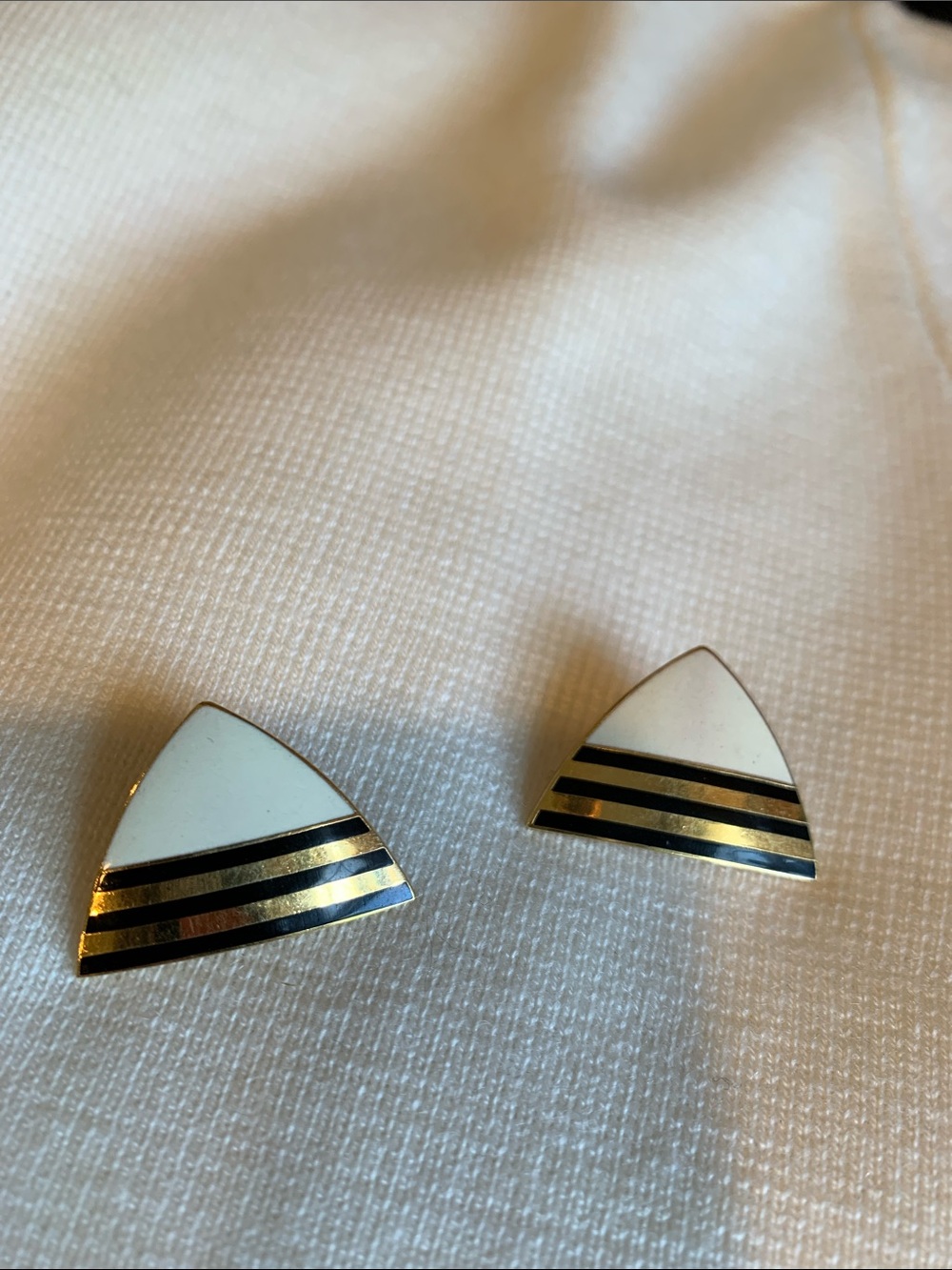 Isle of Skye 80s Vintage Black, White & Gold Triangle Enamel Post Earrings